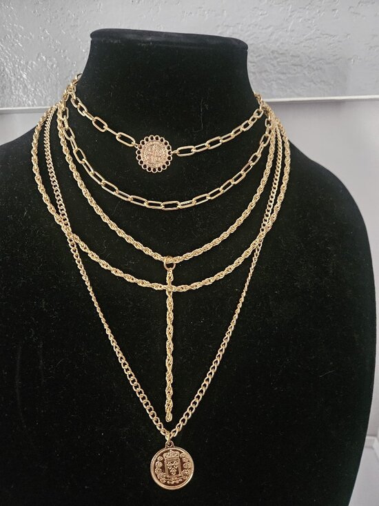 ayure Jewelry - collares se pueden poner juntos o separados marca ayure